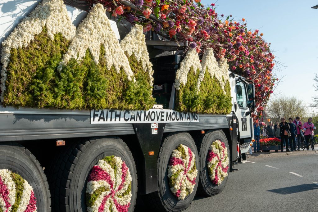 Mountain Crane joins the Dutch flower parade with a decorated crane
